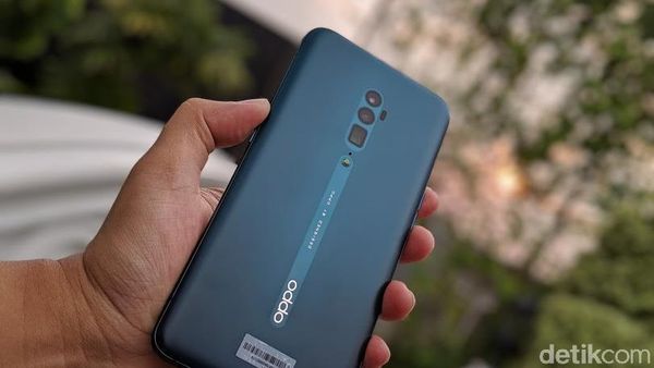 Menggenggam Oppo Reno 5G di Indonesia