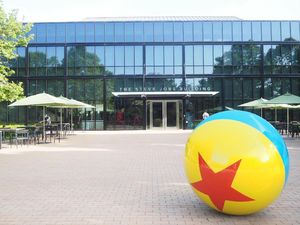 Melihat Langsung Rumah Woody dkk di San Francisco Melihat Langsung Rumah Woody dkk di San Francisco