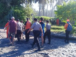 Jenazah Ayah yang Hanyut bersama Anaknya di Pantai Tabanan Ditemukan