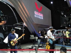 Petra Sihombing Hangatkan Panggung Wuling di IIMS 2019
