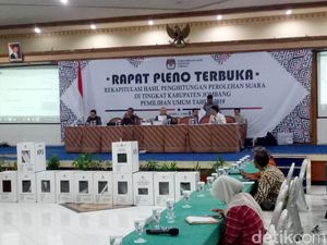 Saksi Prabowo dan Jokowi Sepakat Terima Rekapitulasi KPU Jombang, Ini Hasilnya Saksi Prabowo dan Jokowi Sepakat Terima Rekapitulasi KPU Jombang, Ini Hasilnya