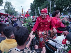 Pakai Baju Semarangan, Wali Kota Hendi Meriahkan Tradisi Dugderan
