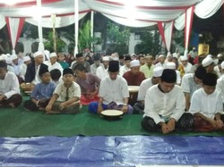 Teduhkan Suasana, Pendukung Jokowi dan Prabowo Selawatan Bareng