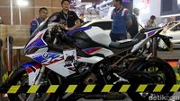 Superbike BMW S1000RR Unjuk Gigi di IIMS 2019