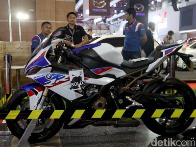 Superbike BMW S1000RR Unjuk Gigi di IIMS 2019