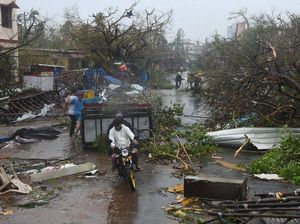 33 Orang Tewas Akibat Topan Fani di India 33 Orang Tewas Akibat Topan Fani di India