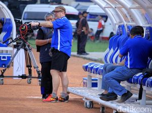 Persib Waspadai Semangat Berlipat Semen Padang Lepas dari Degradasi