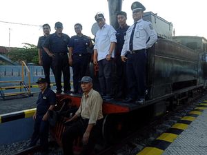 Menhub Jajal Kereta Uap Solo: Eksotik Banget!