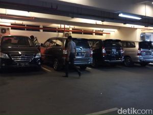Tangan Kosong KPK Usai Geledah Ruang Kerja Politikus PD M Nasir Tangan Kosong KPK Usai Geledah Ruang Kerja Politikus PD M Nasir
