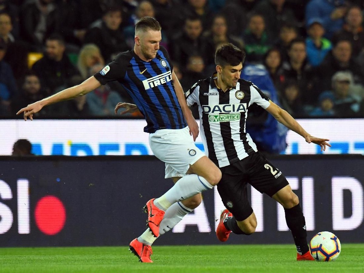 Laga Liga Italia antara Udinese vs Inter Milan berakhir 0-0. (Foto: Alessandro Sabattini / Getty Images)