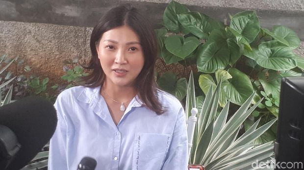 Persiapan Sarwendah Melahirkan, Bawa Tukang Pijat ke Singapura