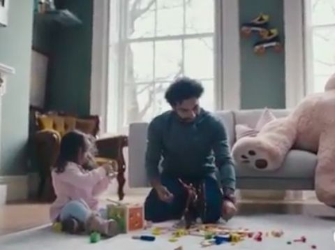 Aksi Menggemaskan Putri Kecil Mohamed Salah
