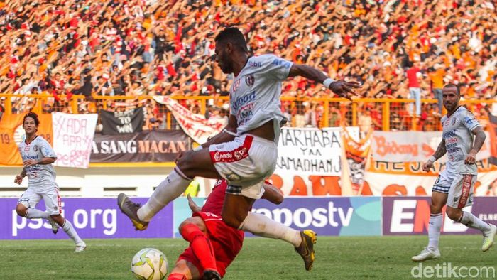 Bali United tersingkir dari Piala Indonesia setelah dikalahkan Persija Jakarta 0-1 (Rifkianto Nugroho/detikSport) Bali United tersingkir dari Piala Indonesia setelah dikalahkan Persija Jakarta 0-1 (Rifkianto Nugroho/detikSport)