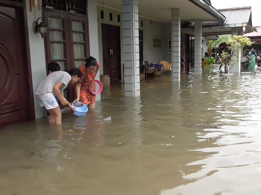 3 Jam Diguyur Hujan, Banjir Rendam di Pangkalpinang