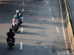 Pemprov DKI Mulai Perbaiki Jalan Berlubang di Gunung Sahari