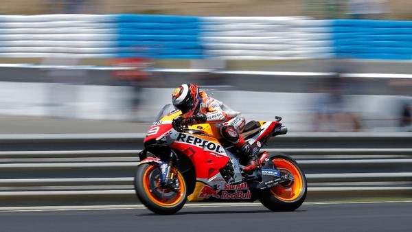 Rider Honda, Marc Marquez, memuncaki klasemen MotoGP. (Foto: Jon Nazca/Reuters)