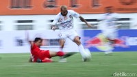 Hingga babak pertama berakhir tak ada gol yang tercipta.