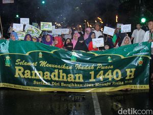 Potret Pawai Obor Sambut Ramadhan di Tambora Jakarta Barat Potret Pawai Obor Sambut Ramadhan di Tambora Jakarta Barat