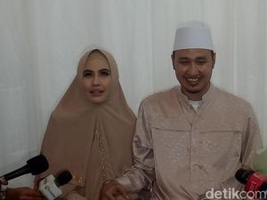 Kartika Putri Berandai-andai Mata Anaknya Biru Bak Chris Hemsworth