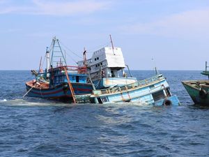 MA Dukung Langkah Menteri Susi Tenggelamkan Kapal Pencuri Ikan MA Dukung Langkah Menteri Susi Tenggelamkan Kapal Pencuri Ikan