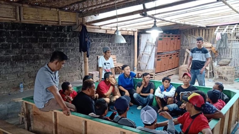 Polisi Amankan 15 Penjudi Sabung Ayam di Cianjur