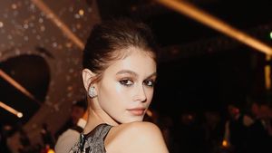 Seperti Ini Tubuh Kaia Gerber, Anak Cindy Crawford yang Dibully Kurang Makan
