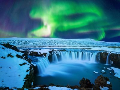 Foto: Godafoss, Air Terjun Para Dewa Islandia