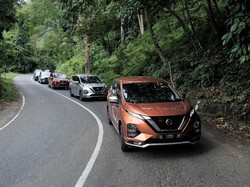 Serupa Tapi Tak Sama, Beda Nasib Mitsubishi Xpander dan Nissan Livina