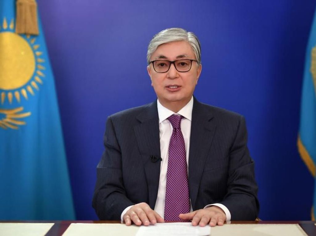 Kazakhstan Ketahuan Photoshop Wajah Presidennya Agar Tampak Awet Muda Kazakhstan Ketahuan Photoshop Wajah Presidennya Agar Tampak Awet Muda