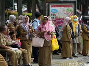 Pemprov DKI Liburkan Pegawai yang Dinas di Sekitar Petamburan Pemprov DKI Liburkan Pegawai yang Dinas di Sekitar Petamburan
