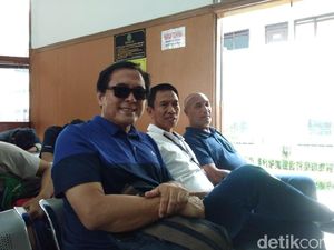 Beri Dukungan, 3 Mantan Pemain Timnas Hadir di Sidang Joko Driyono Beri Dukungan, 3 Mantan Pemain Timnas Hadir di Sidang Joko Driyono