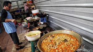 Intip Kesibukan Dapur Umum Masjid Istiqlal Saat Ramadhan