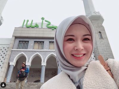 Selebgram Ayana Moon Habiskan Ramadhan di Indonesia dan Malaysia