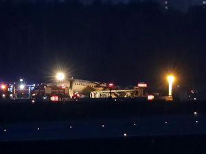 Pesawat Sukhoi Terbakar, Pilot Sebut Petir Picu Pendaratan Darurat