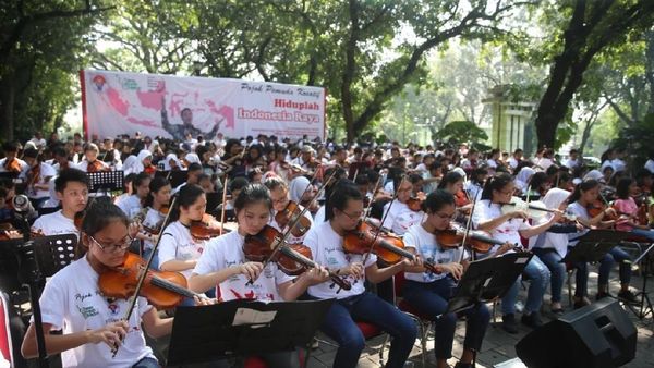 326 Pemuda Kreatif Pecahkan Rekor Dunia Konser