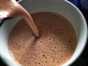 10 Racikan Cokelat Hangat yang Cocok Buat Menu Sahur Pagi Ini 10 Racikan Cokelat Hangat yang Cocok Buat Menu Sahur Pagi Ini
