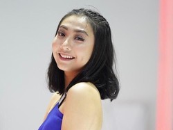 Miss IIMS 2019 yang Tidak Alergi Naik Angkutan Umum