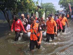 5 Hari Hidup di Tengah Banjir, Warga di Mojokerto Mulai Terserang Penyakit