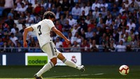 Jesus Vallejo turut menyumbangkan satu gol untuk Real Madrid. Gol itu dicetak di menit ke-40. Reuters/Juan Medina.