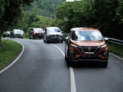 Si Kembar Beda Nasib, Mitsubishi Xpander Vs Nissan Livina
