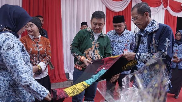 Semen Indonesia Bangun Kemandirian Siswa
