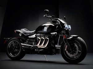 Moge Triumph Ini Gendong Mesin 2.458 cc!