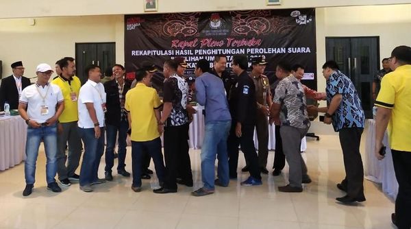Kompaknya Pendukung Jokowi dan Prabowo di Bekasi