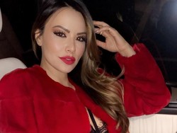 Jadi Sensasi, Nenek Glamour Ini Jual Foto Seksi di Only Fans