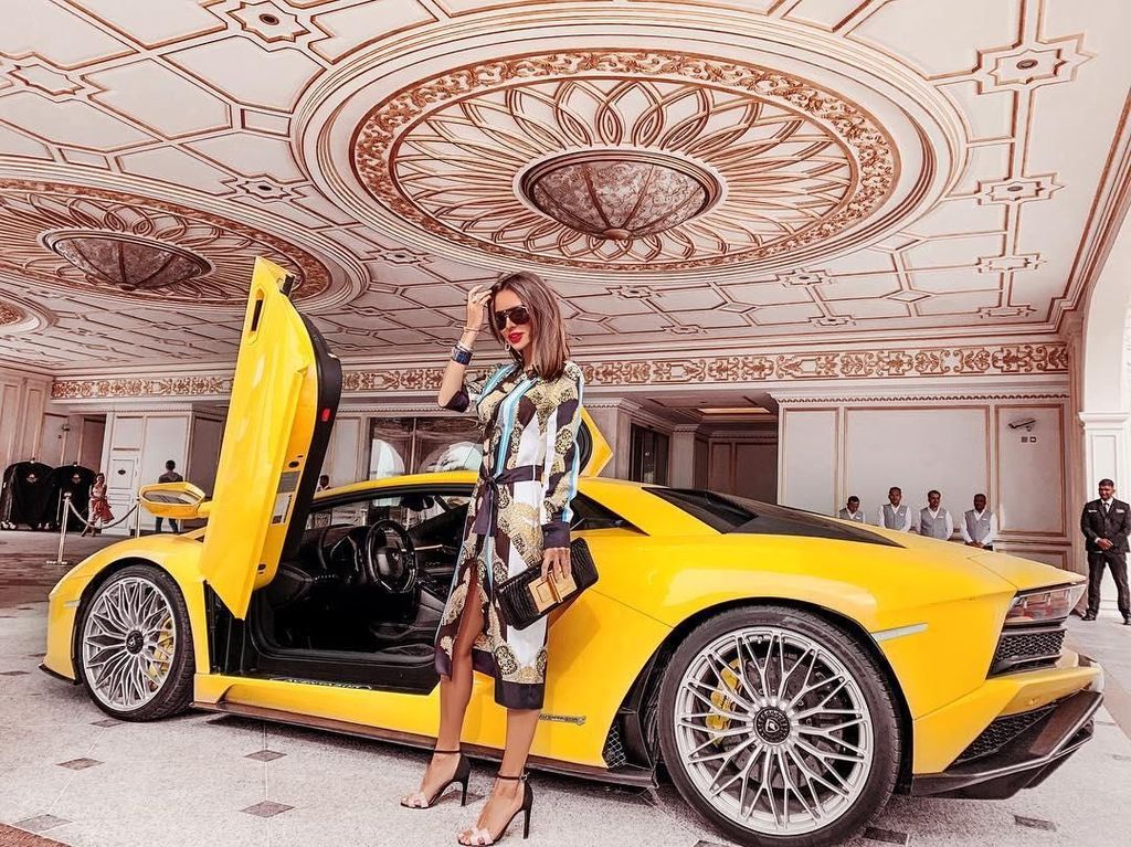Gaya Hidup Mewah Selebgram Tajir, Pamer Lamborghini Hingga Kapal Pesiar Gaya Hidup Mewah Selebgram Tajir, Pamer Lamborghini Hingga Kapal Pesiar