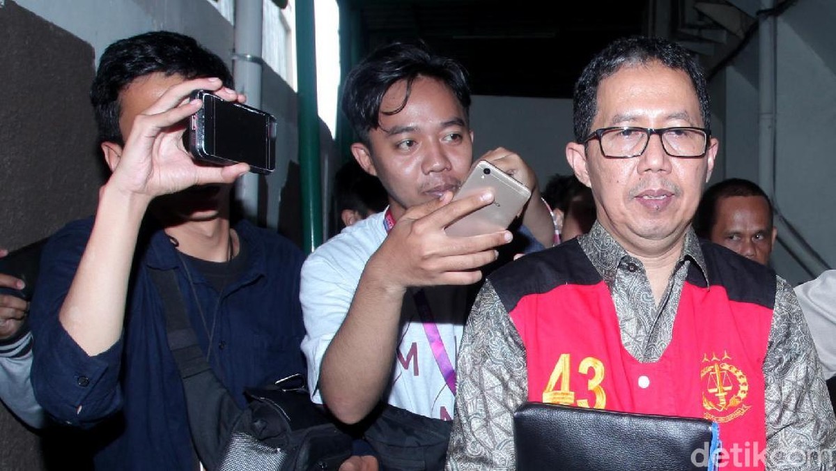 Joko Driyono, mantan plt ketua umum PSSI, menjalani sidang dakwaan perusakan abrang bukti yang pertama. (Lamhot Aritonang/detikSport)