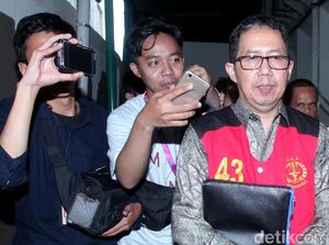 Jalani Sidang Perdana, Joko: Mohon Doanya Jalani Sidang Perdana, Joko: Mohon Doanya