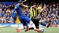Gonzalo Higuain turut menyumbangkan satu gol untuk Chelsea. Gol itu membantu Si Biru memastikan diri finis di empat besar Premier League dan lolos ke Liga Champions musim depan. (Reuters/Peter Nicholls).