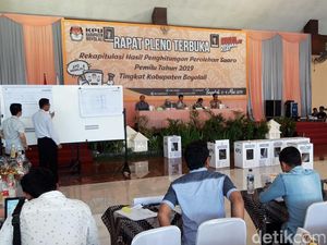 Rekapitulasi di Boyolali, Tukul Saksi 02 Tak Mau Tanda Tangan Rekapitulasi di Boyolali, Tukul Saksi 02 Tak Mau Tanda Tangan