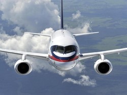 Pesawat Sukhoi SuperJet 100 Jatuh di Hutan Dekat Moskow, 3 Kru Tewas